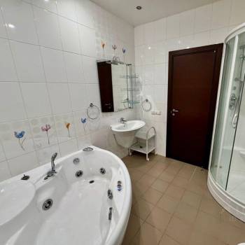 Продается Многокомнатная квартира, 155 м²