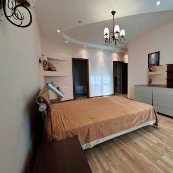Продается Многокомнатная квартира, 155 м²