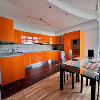 Продается Многокомнатная квартира, 155 м²