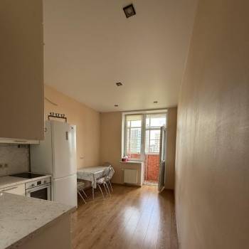 Сдается 1-комнатная квартира, 49 м²