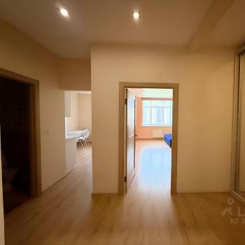 Сдается 1-комнатная квартира, 49 м²