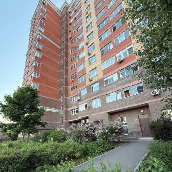 Сдается 1-комнатная квартира, 49 м²