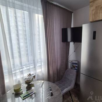 Продается 1-комнатная квартира, 40,4 м²