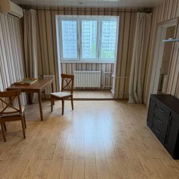 Продается 1-комнатная квартира, 37,3 м²