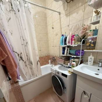 Сдается Многокомнатная квартира, 90 м²