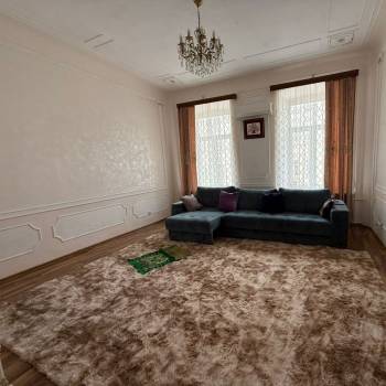 Сдается Многокомнатная квартира, 90 м²