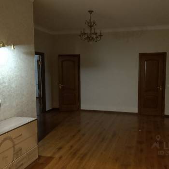 Продается Многокомнатная квартира, 132 м²