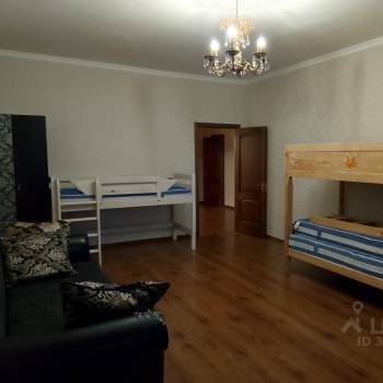 Продается Многокомнатная квартира, 132 м²