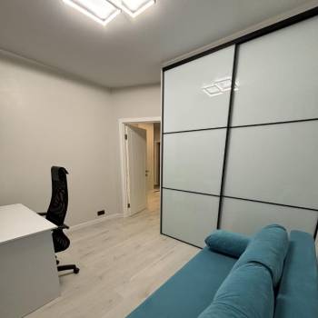 Продается 3-х комнатная квартира, 58 м²