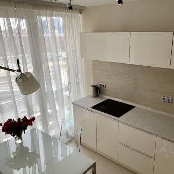 Сдается 1-комнатная квартира, 50 м²