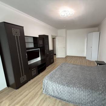 Продается 1-комнатная квартира, 43 м²