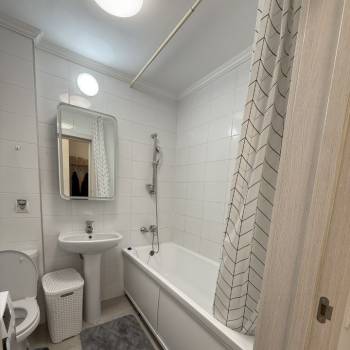 Продается 1-комнатная квартира, 43 м²