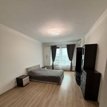 Продается 1-комнатная квартира, 43 м²
