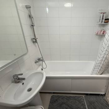 Продается 1-комнатная квартира, 43 м²