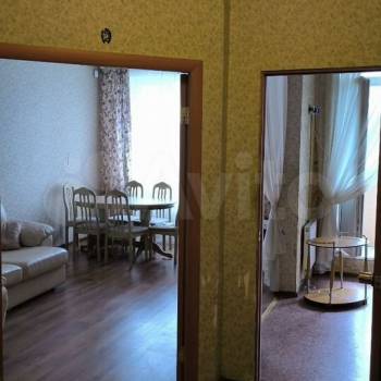 Сдается 1-комнатная квартира, 49 м²