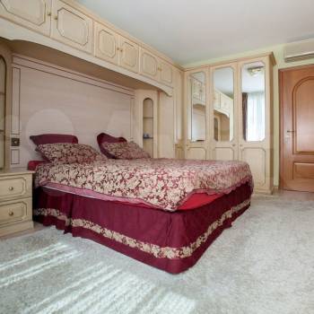 Сдается 2-х комнатная квартира, 105 м²