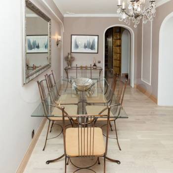 Сдается 2-х комнатная квартира, 105 м²