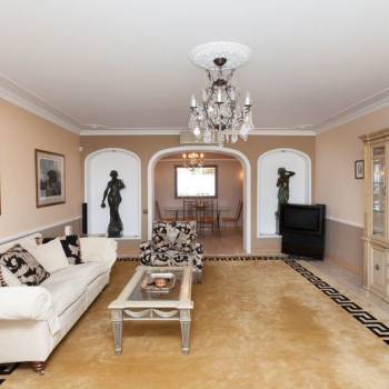 Сдается 2-х комнатная квартира, 105 м²