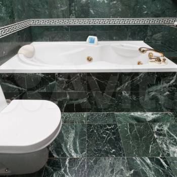 Сдается 2-х комнатная квартира, 105 м²