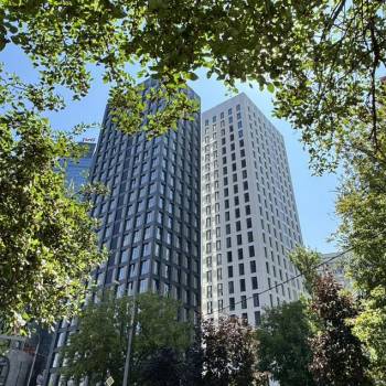 Продается 1-комнатная квартира, 84 м²