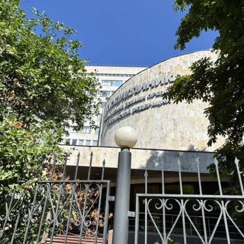 Продается 1-комнатная квартира, 84 м²