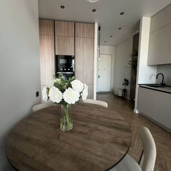 Продается 1-комнатная квартира, 47 м²
