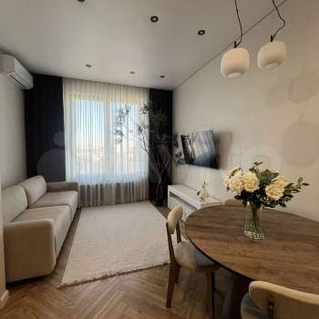 Продается 1-комнатная квартира, 47 м²