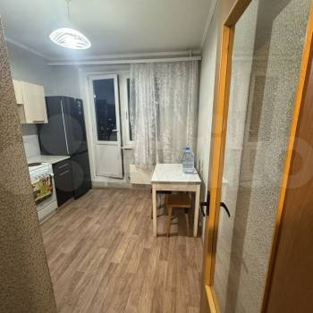 Продается 1-комнатная квартира, 42 м²