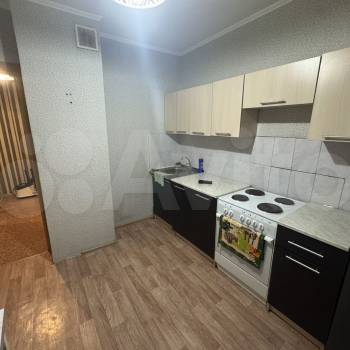 Продается 1-комнатная квартира, 42 м²