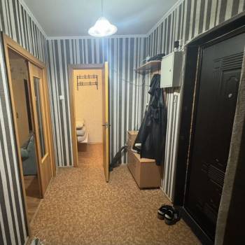 Продается 1-комнатная квартира, 42 м²