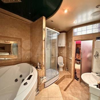 Продается 2-х комнатная квартира, 108 м²