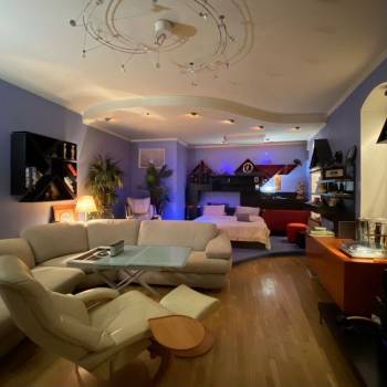 Продается 2-х комнатная квартира, 108 м²