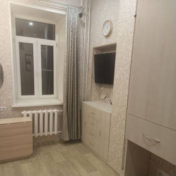 Продается 1-комнатная квартира, 77 м²