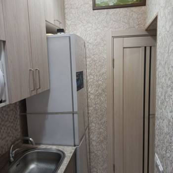Продается 1-комнатная квартира, 77 м²