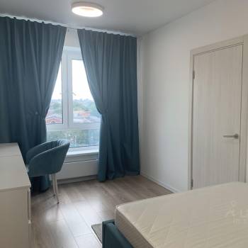Продается 1-комнатная квартира, 32 м²