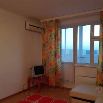 Продается 1-комнатная квартира, 37 м²