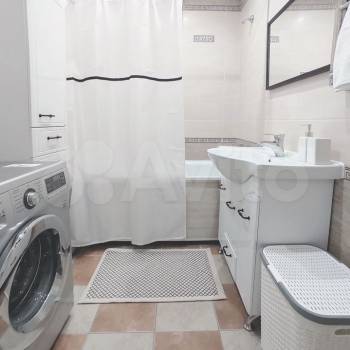 Сдается Многокомнатная квартира, 77 м²