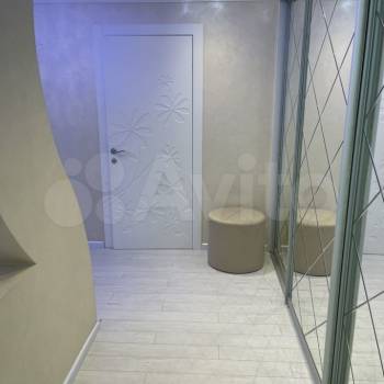 Сдается Многокомнатная квартира, 60 м²