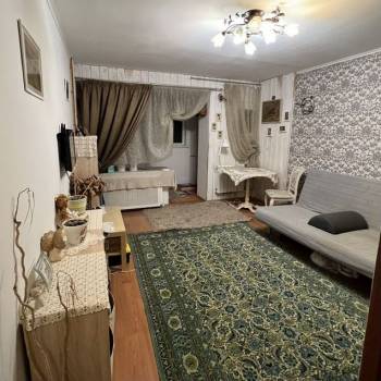 Продается 1-комнатная квартира, 36 м²