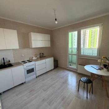 Продается 1-комнатная квартира, 37,4 м²