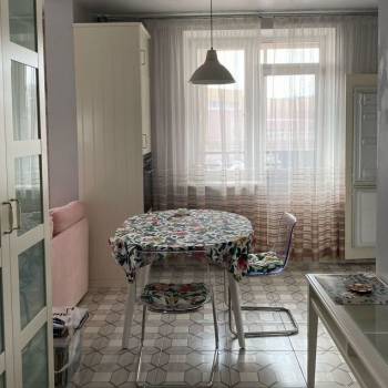 Сдается 1-комнатная квартира, 40 м²