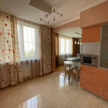 Сдается Многокомнатная квартира, 108 м²