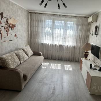 Сдается 1-комнатная квартира, 38 м²