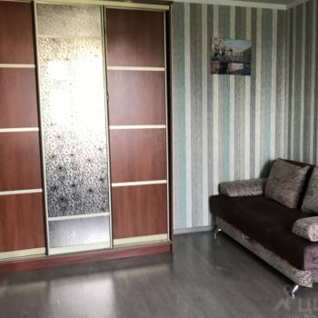 Продается 1-комнатная квартира, 37 м²