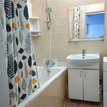 Сдается 1-комнатная квартира, 54 м²