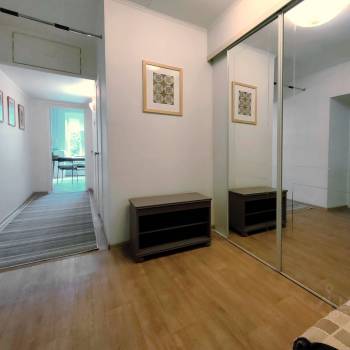 Сдается 1-комнатная квартира, 54 м²