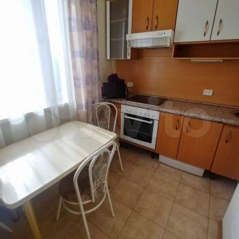 Сдается 1-комнатная квартира, 39 м²