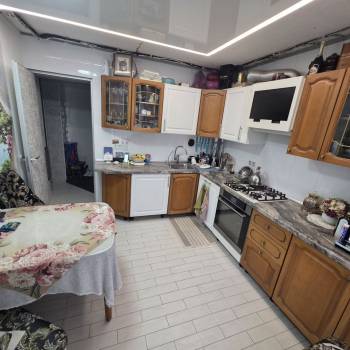Продается 3-х комнатная квартира, 61 м²