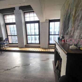 Продается 1-комнатная квартира, 60 м²