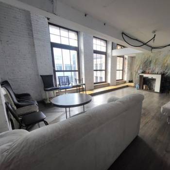 Продается 1-комнатная квартира, 60 м²